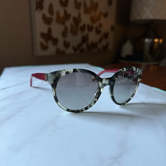 Authentic Tory Burch Sunnies (Great condition!) - Picture 2 of 15